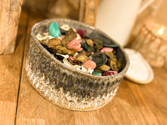 Midnight Tide, Pot Pourri